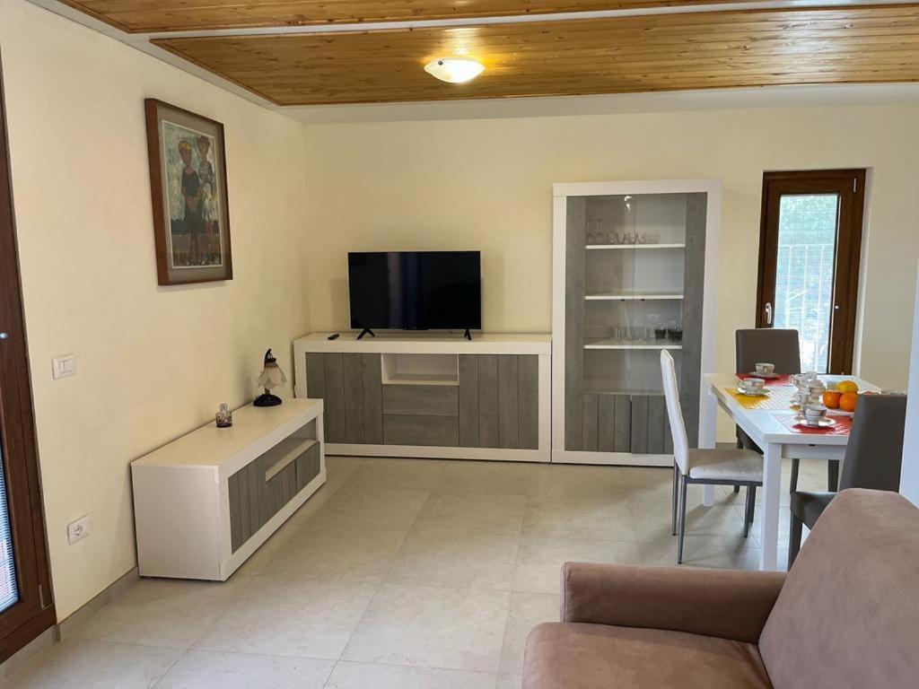 Perla Top Floor Apartment Sirmione Bagian luar foto