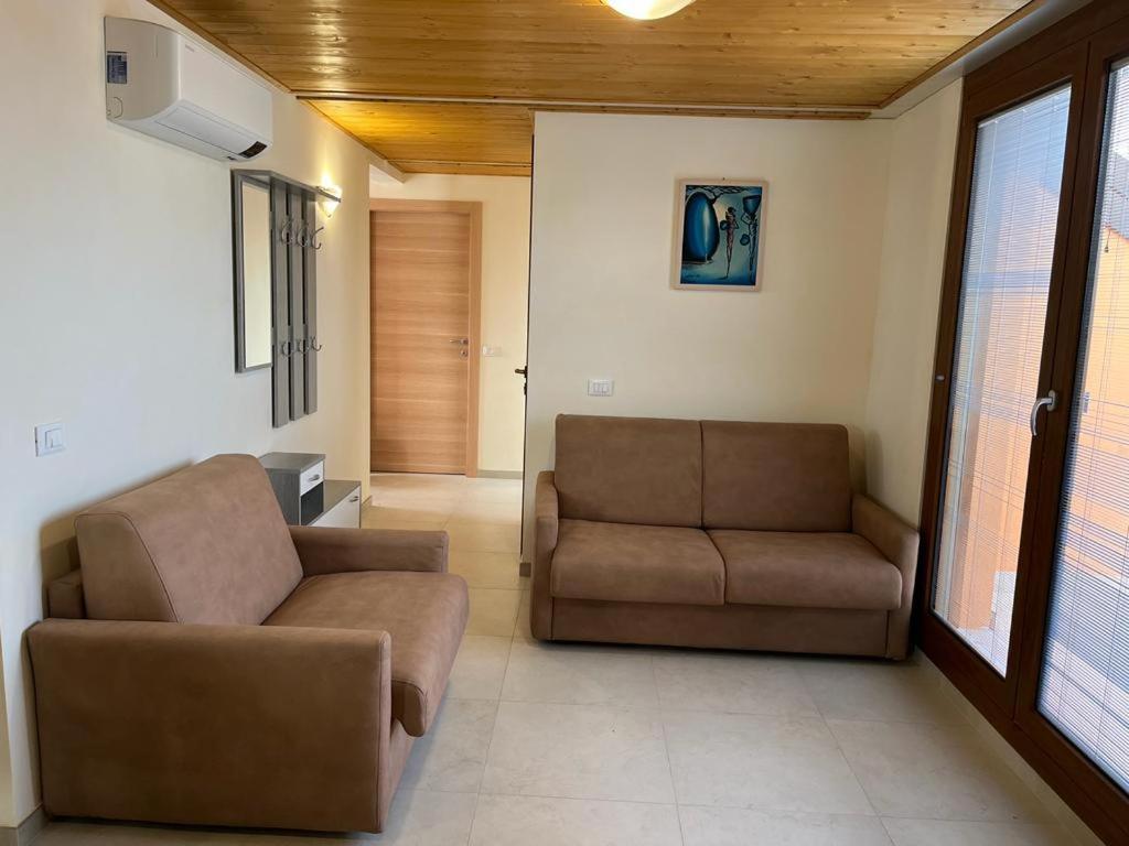 Perla Top Floor Apartment Sirmione Bagian luar foto
