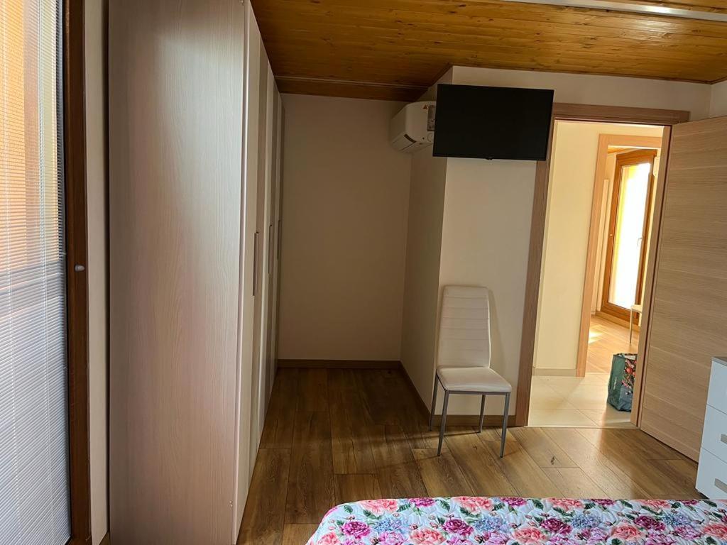 Perla Top Floor Apartment Sirmione Bagian luar foto