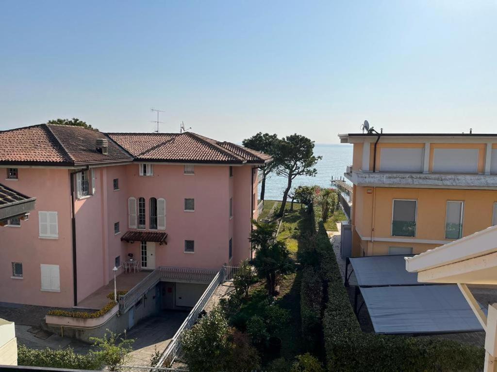 Perla Top Floor Apartment Sirmione Bagian luar foto