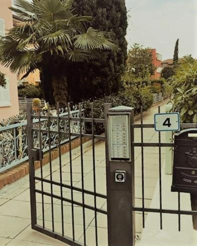 Perla Top Floor Apartment Sirmione Bagian luar foto